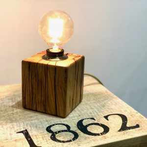 Lampe Cube en bois de chêne 11 cm