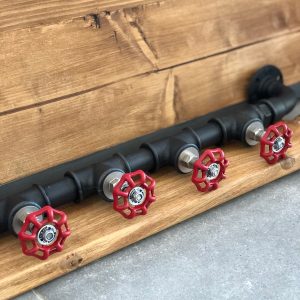 Alternative view of Patère 4 volants