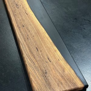 Alternative view of Planche Noyer et résine noire