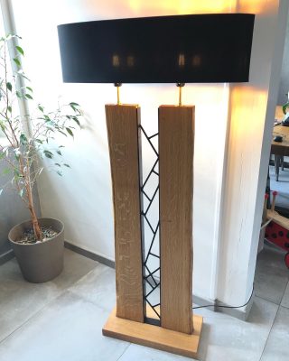 Lampe sur pied chêne et métal croisé