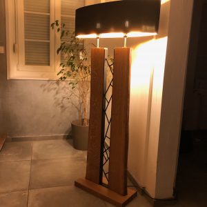 Alternative view of Lampe sur pied chêne et métal croisé