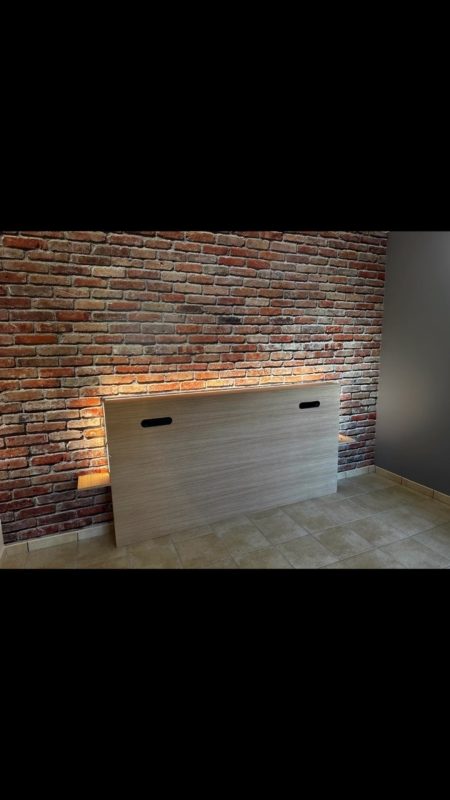Têtes de lit sur mesure en latté chêne pour cinq chambres