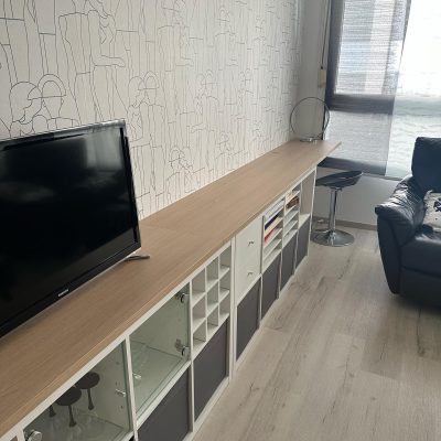 Plan de travail sur mesure de 5,30 mètres posé sur caissons IKEA